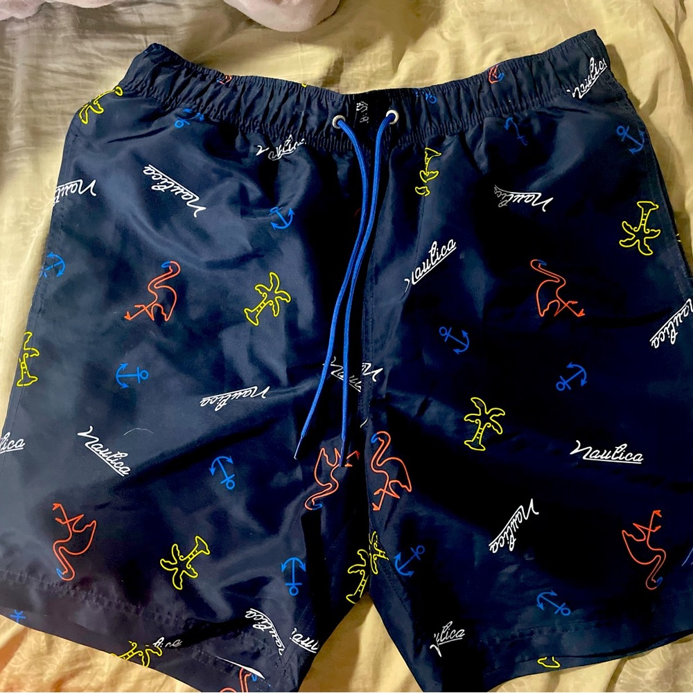 New Nautica never worn. (M)